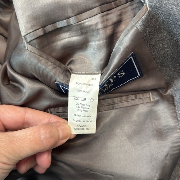 Men’s Chaps Charcoal Gray 40R Suit Jacket and 34/30 Pants EUC - Picture 8 of 9